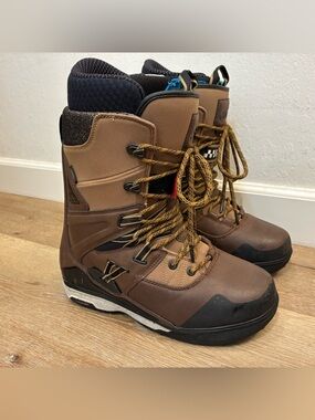 Vans Men's Sequal Snowboard Boots Brown Black US12 EU46 30cm 
Good Condition